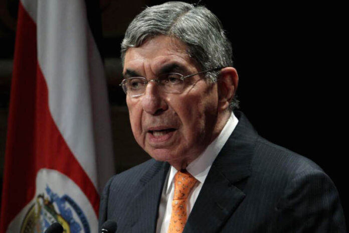 Oscar-Arias-Sanchez-Premio-Nobel-de-la-Paz-800x533