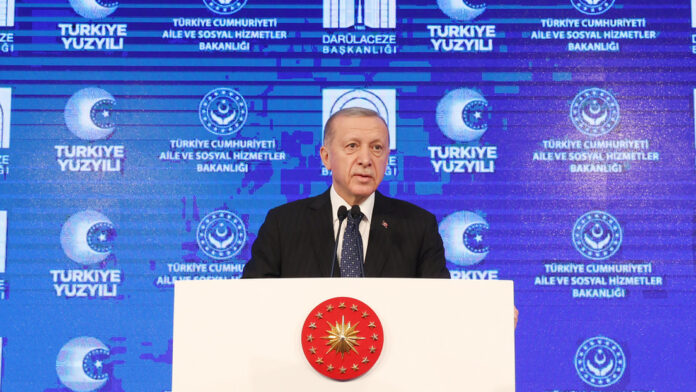 6551f3f7e9ff71330c3be564