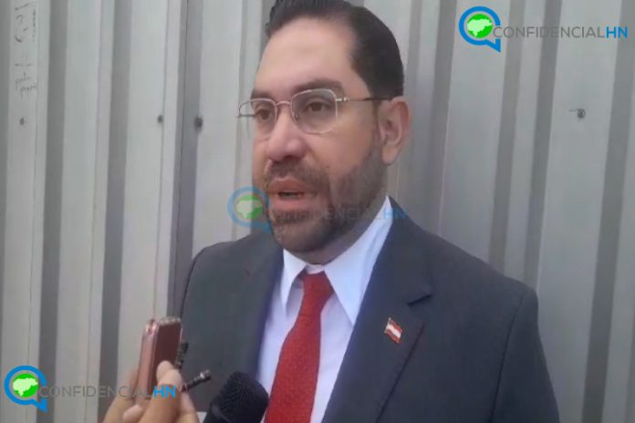 Secuencia 01.00_03_04_00.Imagen fija059