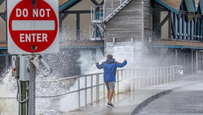 Helene sube a categoría 4 y produce inundaciones en Florida y apagones en sureste de EEUU