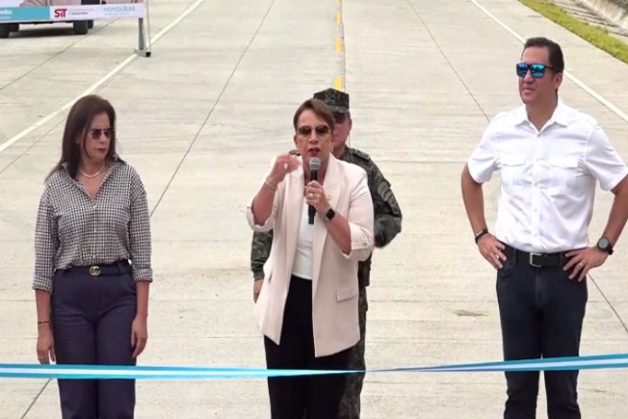 Secuencia 01.00_02_42_28.Imagen fija057