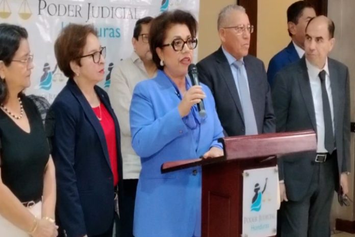 Secuencia 01.00_00_06_13.Imagen fija059